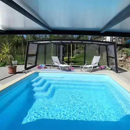 Piscine Jacuzzi Sauna 4 étoiles Hébergement de vacances Uzemain