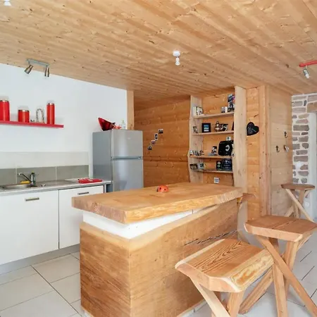 Hébergement de vacances Piscine Jacuzzi Sauna 4 étoiles Uzemain